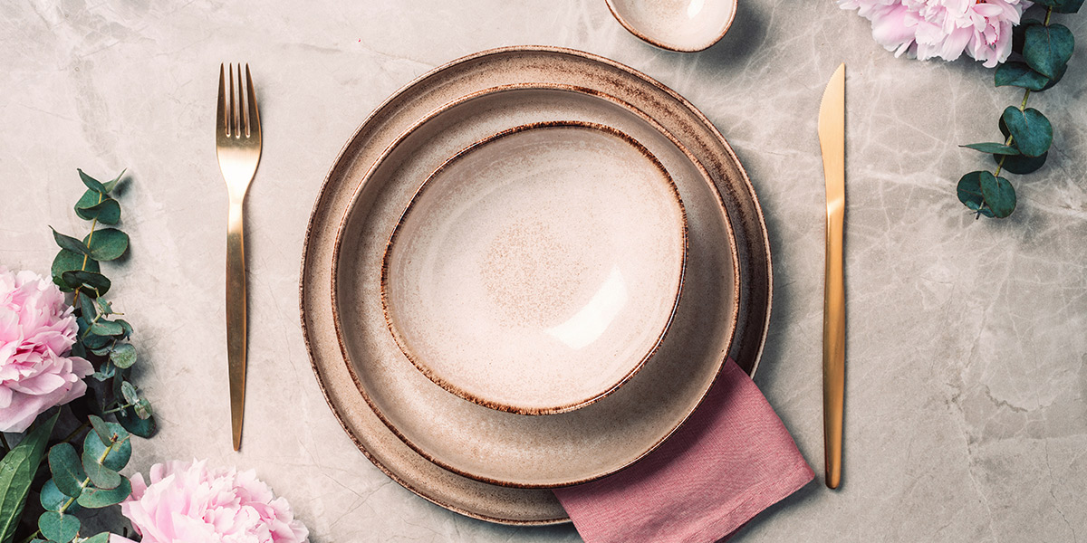 Ceramic dinner plates