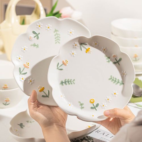 Little Daisy Embossed Tableware Set - 3