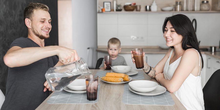 Family dinner scene